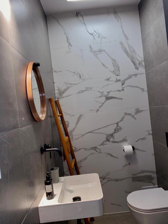 Apartman Anna โคมาร์โน ภายนอก รูปภาพ